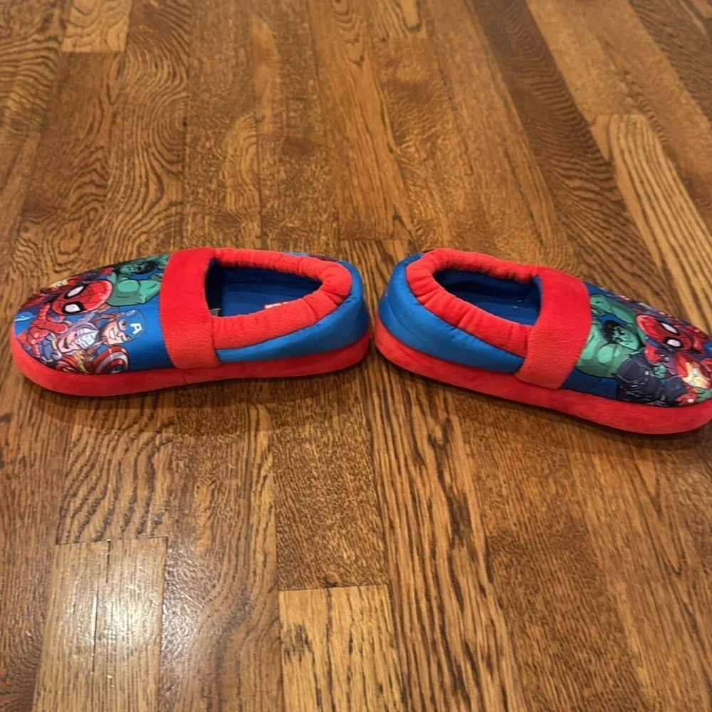 Marvel Superhero Kids Slippers - Red and Blue Size 13/1